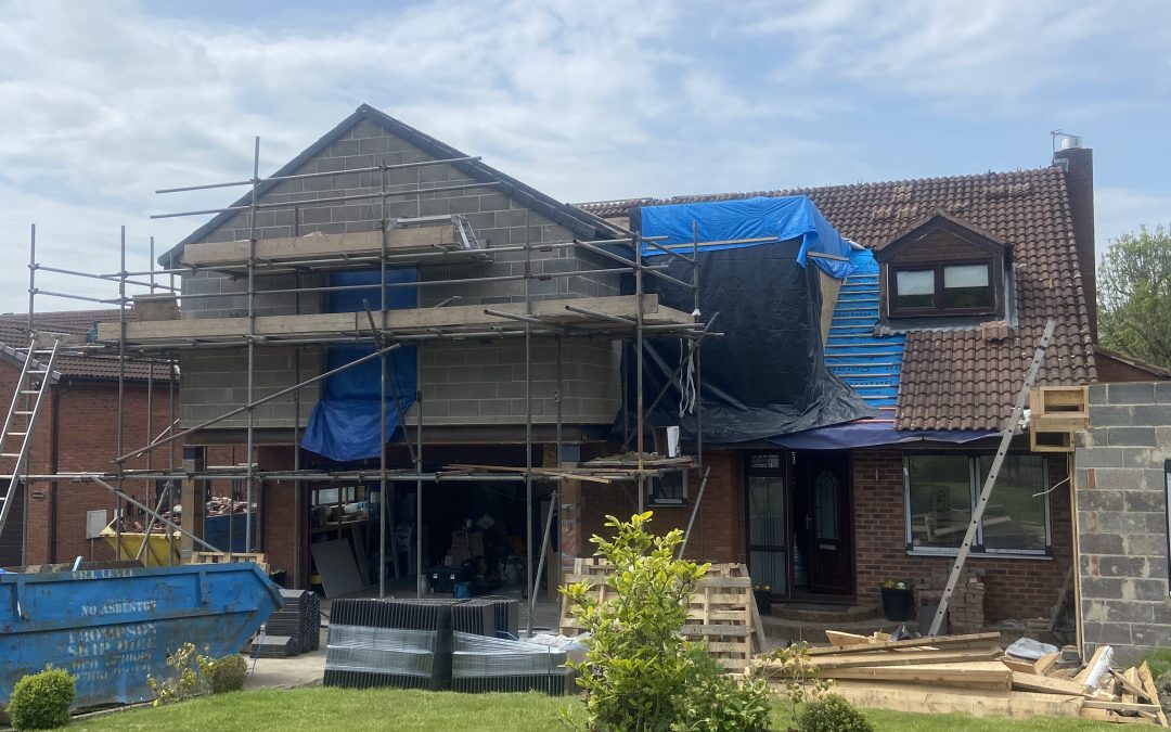 Renovating an Older Home? Why Hire Building Contractors in Durham
